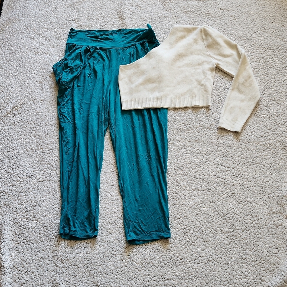 Y2K Bundle: Aster White Top & CeCe Bottom Teal Ankle-Length High-Waisted Pants